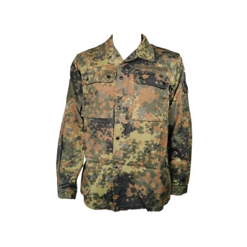 veste treillis allemande BW flecktarn occasion, vue de face, poches poitrine, épaulettes