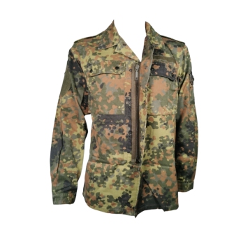 veste treillis allemande BW flecktarn occasion, vue de face, poches poitrine, épaulettes