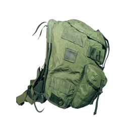 sac à dos militaire ALICE Large OD, vue de profil gauche, poches et sangles de compression