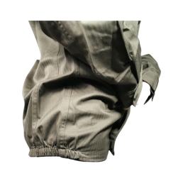 veste f2 verte, détail bas élastiqué côté, tissu léger pour climat chaud