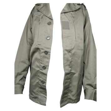 veste f2 verte, détail bas élastiqué côté, tissu léger pour climat chaud