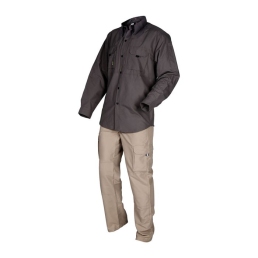 tenue outdoor ares, pantalon baroud trex coyote porté avec chemise, vue trois-quarts gauche
