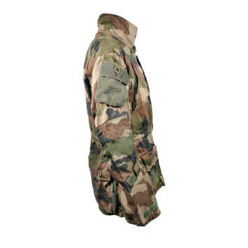 veste treillis t4s1 camouflage cce, vue de face, poches cargo et col montant