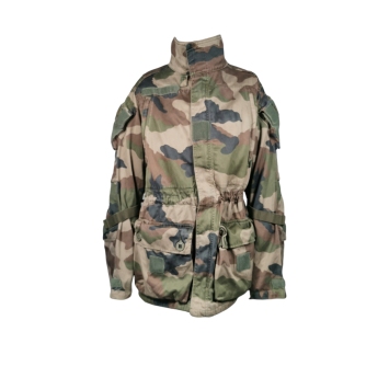 veste treillis t4s1 camouflage cce, vue de face, poches cargo et col montant