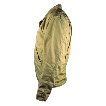 veste m41 ww2 reproduction, profil gauche, épaulettes et manche avec patte de serrage