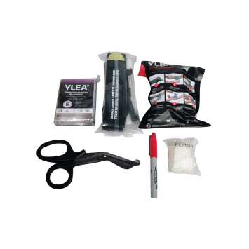 Elements composant le kit ifak, ciseau gant garrot pansement couverture et marqueur