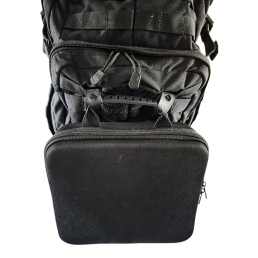 fixation d'un sac non équipé de PALS avec les 2 sangles MOLLE