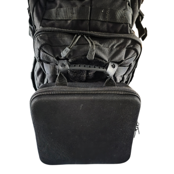 fixation d'un sac non équipé de PALS avec les 2 sangles MOLLE