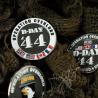 Badge D-Day 44 Pin's Allied Flags Fixation papillon : pose rapide sur textile compatible.