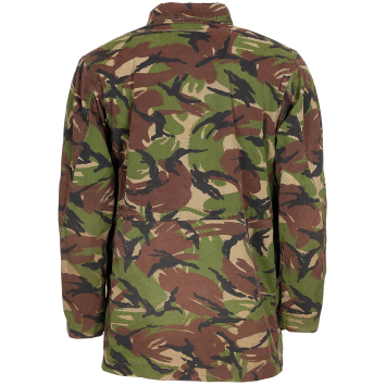 Veste de combat armée britannique occasion Fermeture terrain : zip frontal protégé par un rabat à boutons.