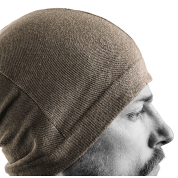 380 g/m² : 34 % polyamide recyclé, 32 % polyester, 27 % laine mérinos, 7 % élasthanne.