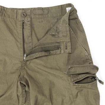 pantalon militaire autrichien ripstop vert olive, vue de face, poches cargo à rabat, bas de jambe à serrage élastique