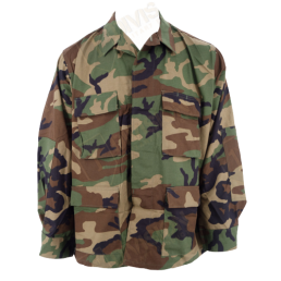 veste militaire us army woodland, vue de face, quatre poches à rabat