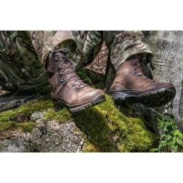 rangers haix nepal pro gore-tex, marche en forêt, pare-pierre avant, adhérence sur terrain humide