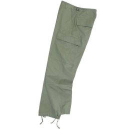 pantalon militaire bdu parks vert, vue de profil, poches cargo visibles