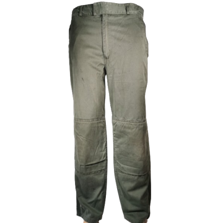 pantalon militaire spécialiste armée de l’air française vert olive, vue de face, genoux préformés, passants larges