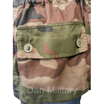 détail poche cargo veste t4s2 ce, rabat à deux boutons, tissu ripstop anti-déchirure