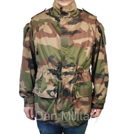 veste de combat t4s2 camouflage ce, vue de face, zone chaude ripstop, serrage taille et poches cargo à boutons 
Dan Military
