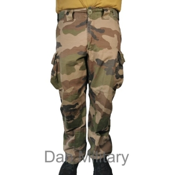 pantalon de combat t4s2 camouflage ce zone tempérée, vue de face, poches cargo.