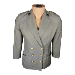 veste ALAT 4e brigade, vue de face légèrement plongeante, boutons dorés et épaulettes