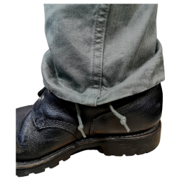 pantalon militaire armée de l’air, bas de jambe avec cordon de serrage sur rangers