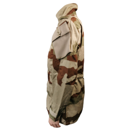 veste t4s2 désert daguet, profil gauche, poche d’épaule et col montant