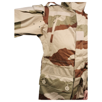veste t4s2 désert, détail aération sous-bras et poche poitrine zippée